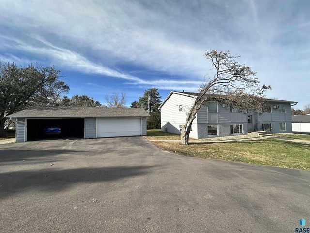 3709 S Cathy Ave Avenue, Sioux Falls, SD 57106