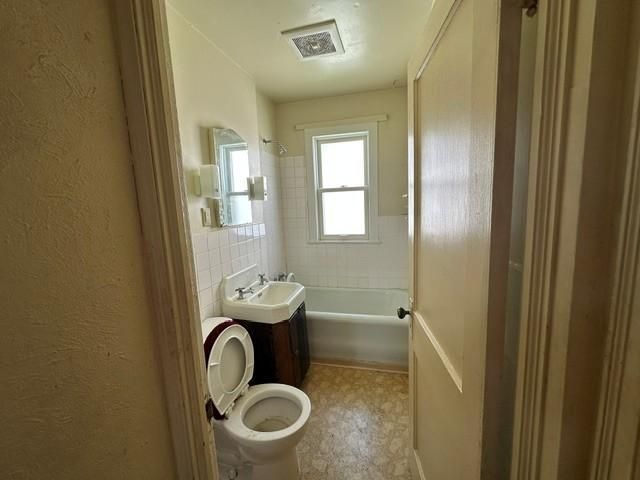 6052 Clinton Avenue S, Minneapolis, MN 55419
