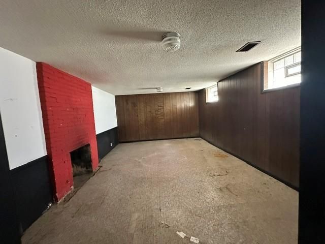 6052 Clinton Avenue S, Minneapolis, MN 55419