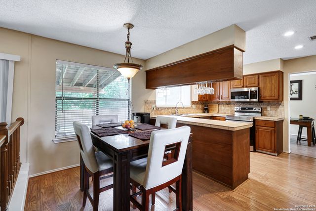 7521 Sidbury Circle, San Antonio, TX 78250