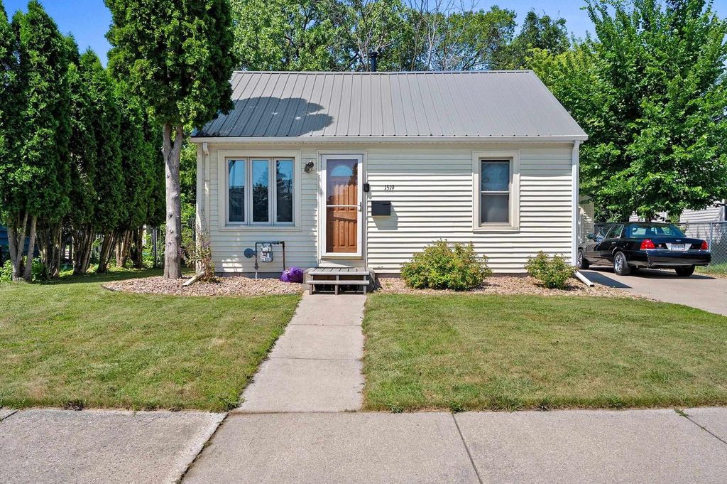 1519 N WAYNE STREET, Appleton, WI 54911