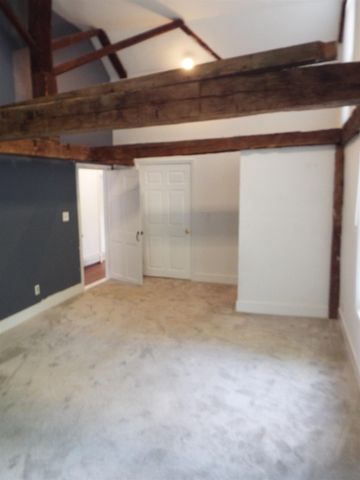 93 Gulf Road, Derry, NH 03038