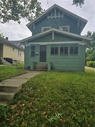 327 S Kensington Avenue, Kansas City, MO 64124