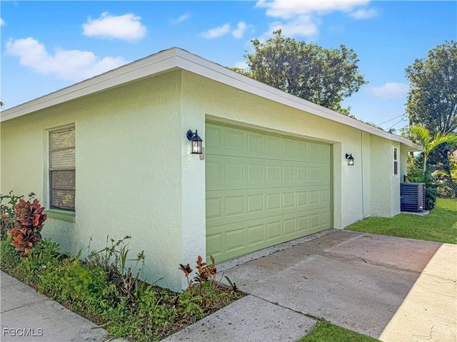 3510 SE 2nd AVE, Cape Coral, FL 33904