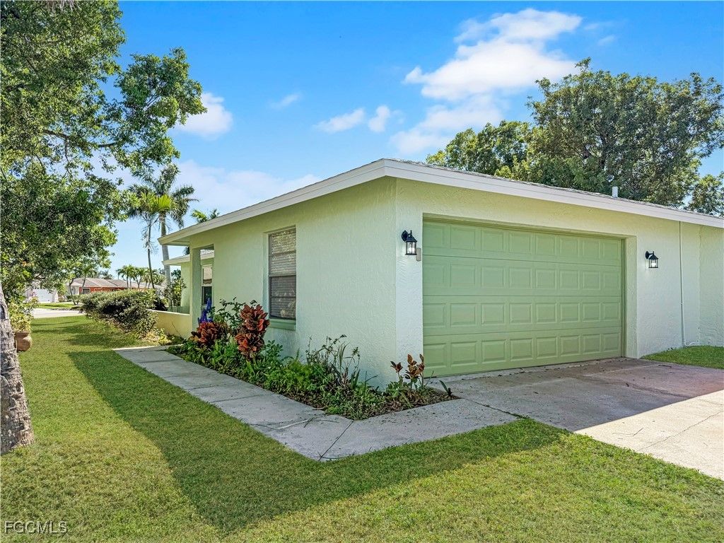 3510 SE 2nd AVE, Cape Coral, FL 33904