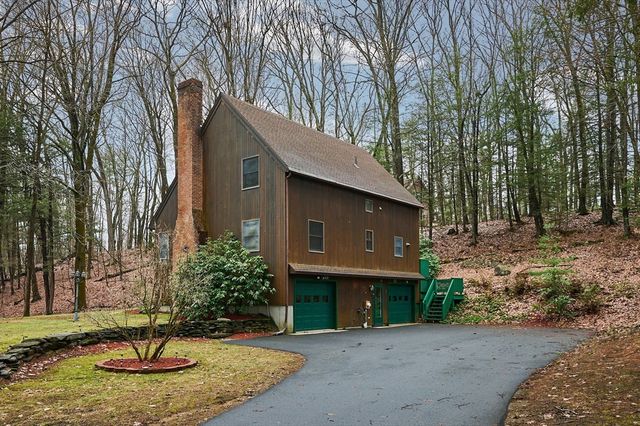 62 Peabody Lane, Greenfield, MA 01301