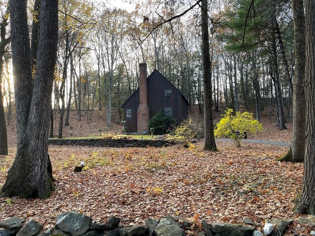 62 Peabody Lane, Greenfield, MA 01301