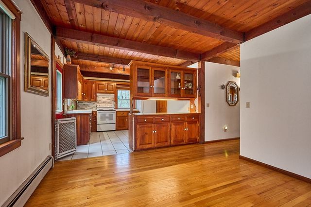 62 Peabody Lane, Greenfield, MA 01301