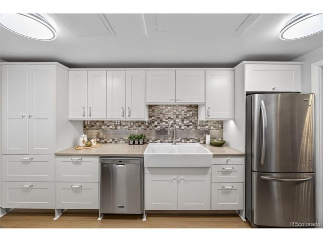 4250 S Olive St 111, Denver, CO 80237