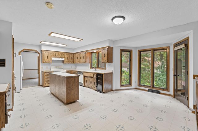 12083 Dogwood Street NW, Coon Rapids, MN 55448