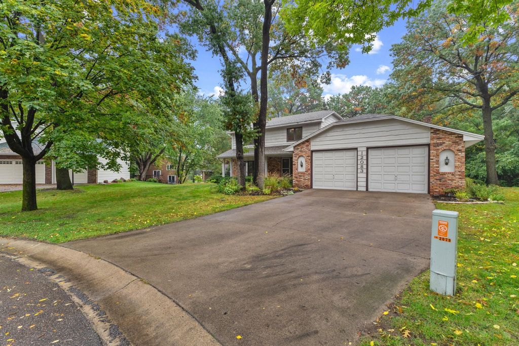 12083 Dogwood Street NW, Coon Rapids, MN 55448