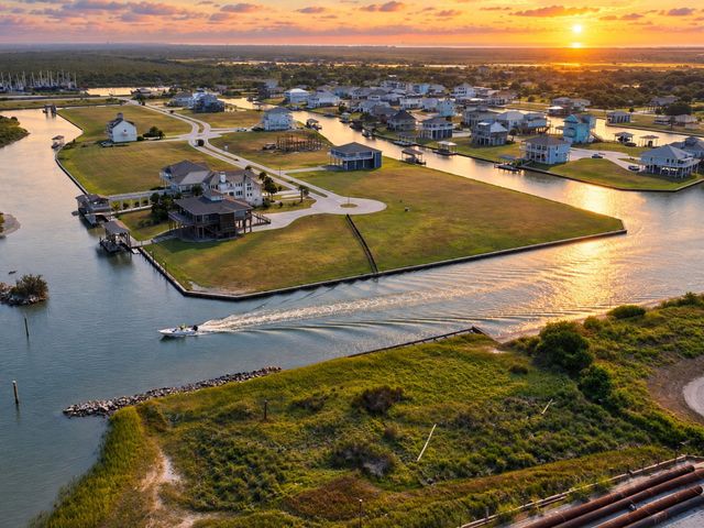 1412 17th Street, Port Bolivar, TX 77650