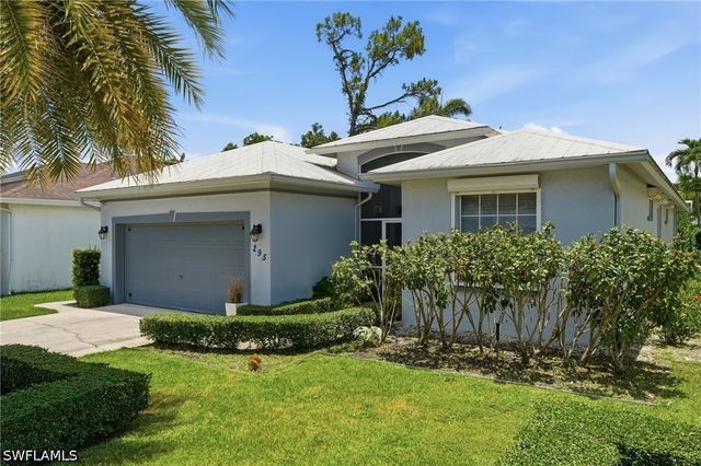 295 Stanhope CIR, Naples, FL 34104