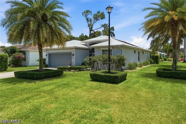 295 Stanhope CIR, Naples, FL 34104