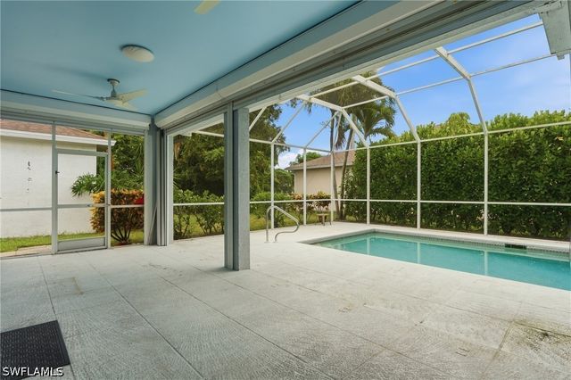 295 Stanhope CIR, Naples, FL 34104