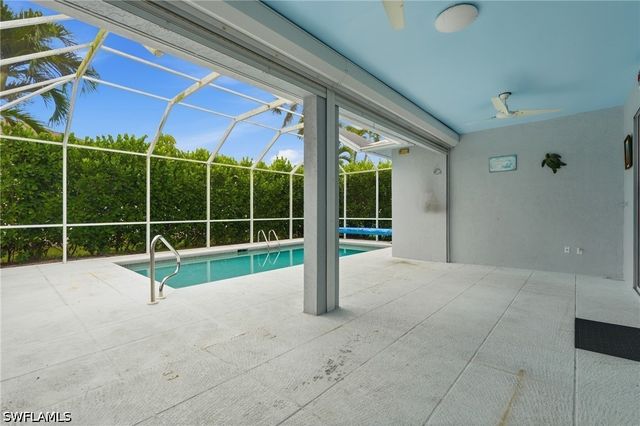 295 Stanhope CIR, Naples, FL 34104