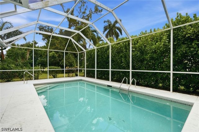 295 Stanhope CIR, Naples, FL 34104