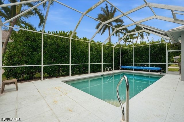 295 Stanhope CIR, Naples, FL 34104