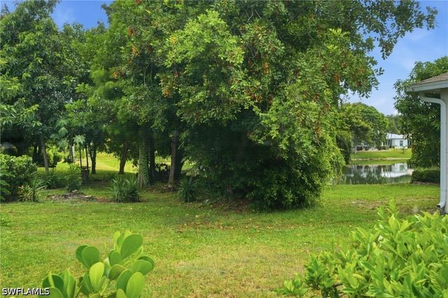 295 Stanhope CIR, Naples, FL 34104