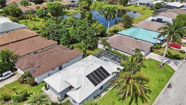 295 Stanhope CIR, Naples, FL 34104