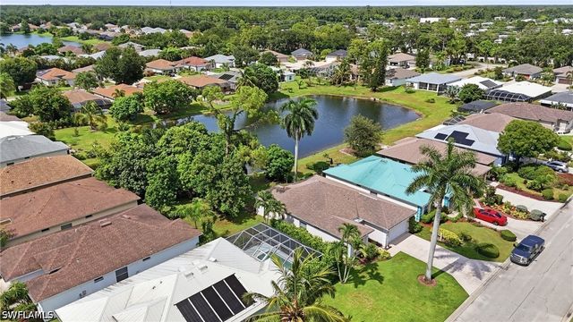 295 Stanhope CIR, Naples, FL 34104