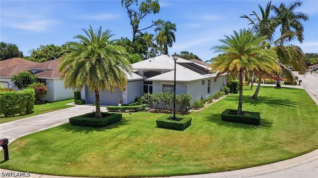 295 Stanhope CIR, Naples, FL 34104