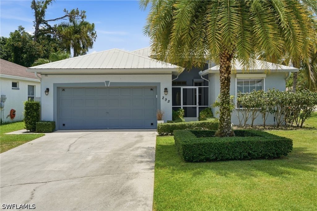 295 Stanhope CIR, Naples, FL 34104