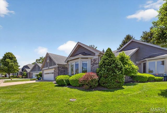 3016 Devilla Trail 23A, St Charles, MO 63301