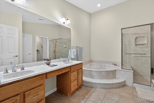3016 Devilla Trail 23A, St Charles, MO 63301
