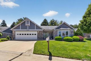 3016 Devilla Trail 23A, St Charles, MO 63301