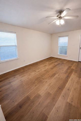 10354 Oakwood Crest, San Antonio, TX 78245