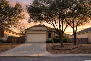 10354 Oakwood Crest, San Antonio, TX 78245