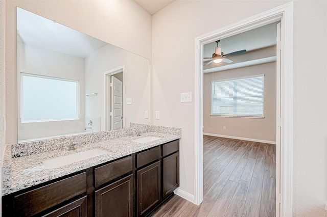 811 Gavin Walker Drive, Rosharon, TX 77583