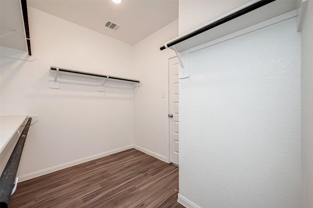 811 Gavin Walker Drive, Rosharon, TX 77583