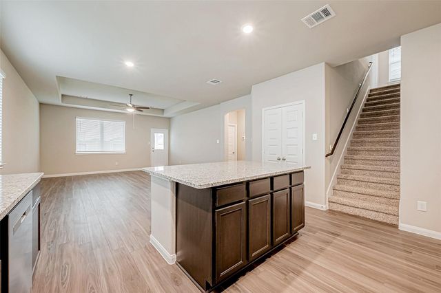 811 Gavin Walker Drive, Rosharon, TX 77583