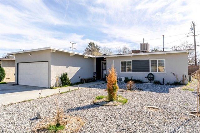 1432 W Avenue H15, Lancaster, CA 93534