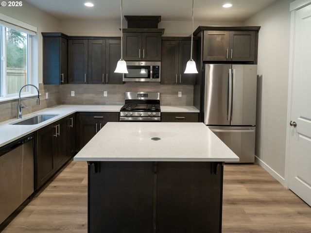 10495 Se HERITAGE Rd, Happy Valley, OR 97086