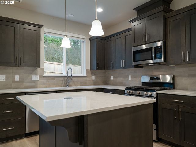 10495 Se HERITAGE Rd, Happy Valley, OR 97086