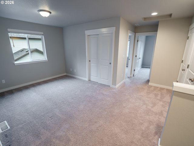 10495 Se HERITAGE Rd, Happy Valley, OR 97086