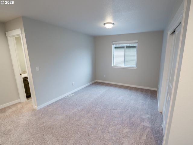 10495 Se HERITAGE Rd, Happy Valley, OR 97086