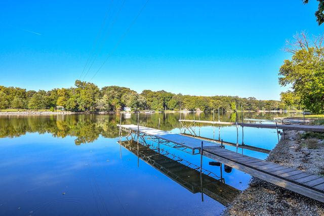 35W486 Fox River Drive, St. Charles, IL 60174