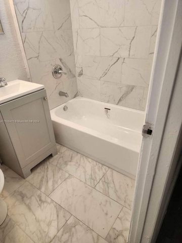 421 NW 12th St, Florida City, FL 33034