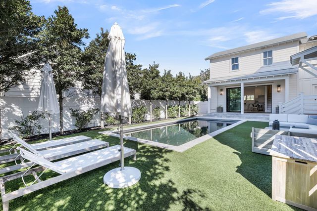 546 Center Street, Mount Pleasant, SC 29464