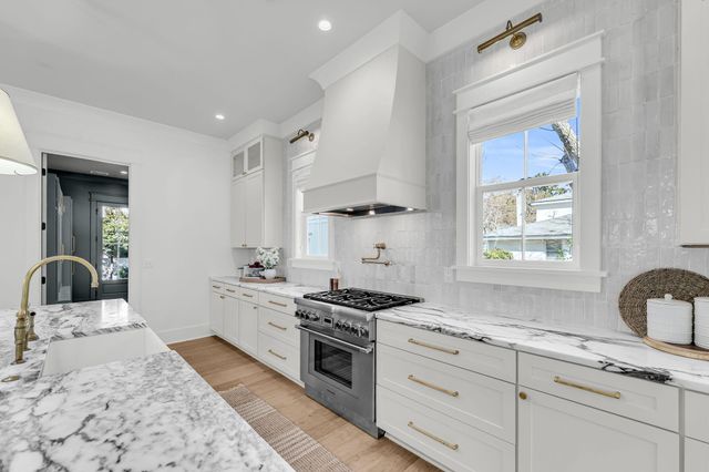 546 Center Street, Mount Pleasant, SC 29464