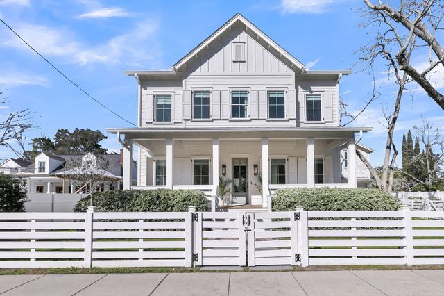 546 Center Street, Mount Pleasant, SC 29464