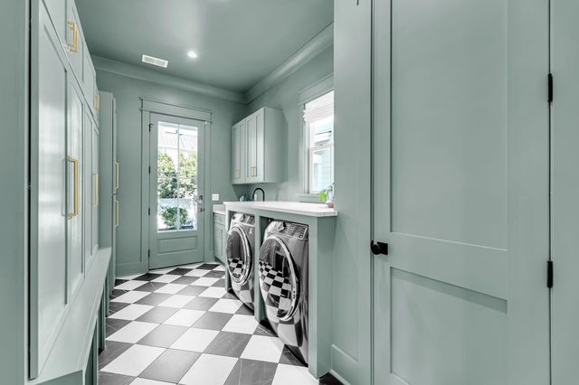 546 Center Street, Mount Pleasant, SC 29464