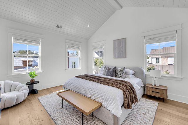 546 Center Street, Mount Pleasant, SC 29464