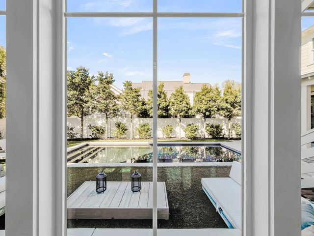 546 Center Street, Mount Pleasant, SC 29464