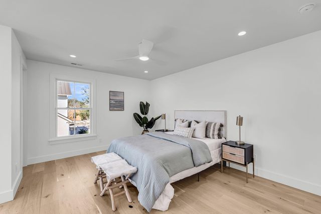 546 Center Street, Mount Pleasant, SC 29464