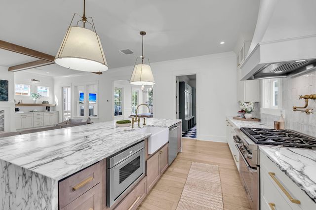 546 Center Street, Mount Pleasant, SC 29464